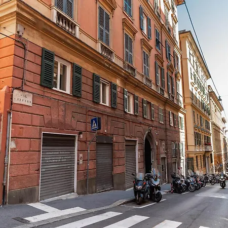 Elegante Mansarda Nel Centro Storico Di * Cenova