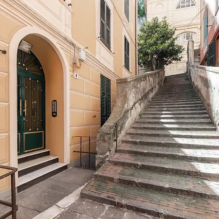 Spianata Di Castelletto, 5-bed Elegant Attic In The Historic Center Of Apartamento Génova