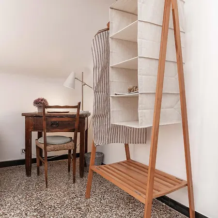 Daire Elegante Mansarda Nel Centro Storico Di Cenova