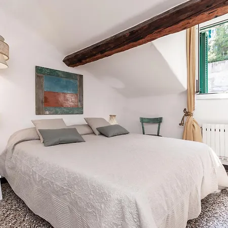 Spianata Di Castelletto, 5-bed Elegant Attic In The Historic Center Of Apartment *