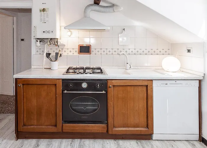 5-sleeps In Elegant Attic In The Historic Center Of *
