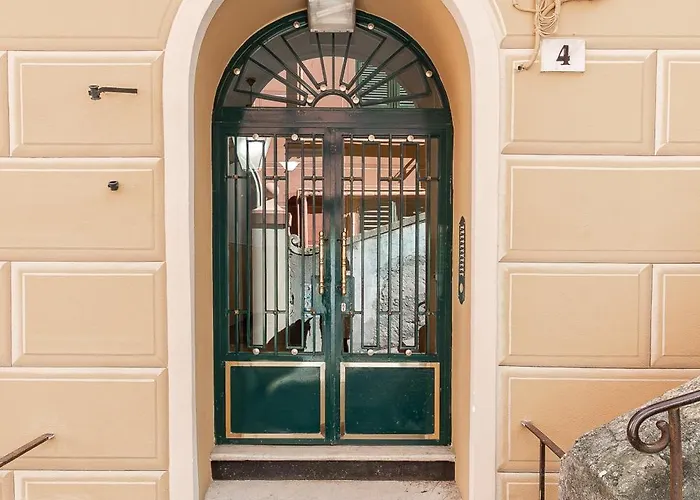 5-sleeps In Elegant Attic In The Historic Center Of Janov