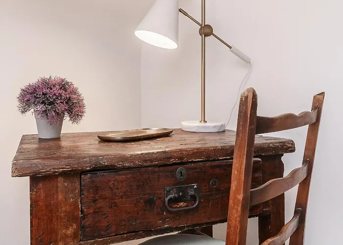 5-sleeps In Elegant Attic In The Historic Center Of