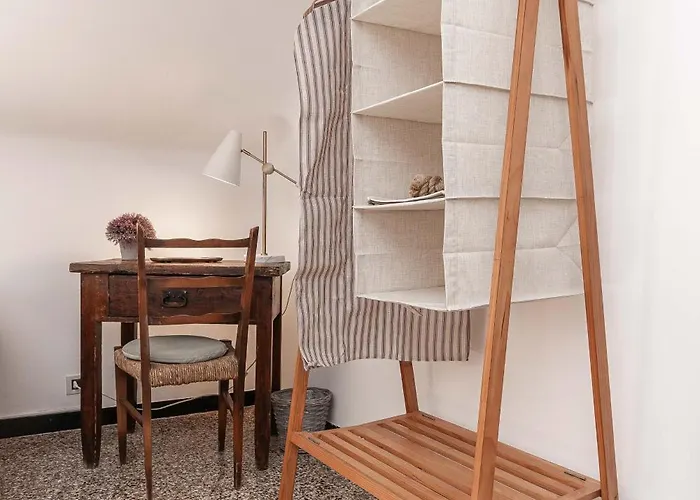 Apartmán 5-sleeps In Elegant Attic In The Historic Center Of Janov