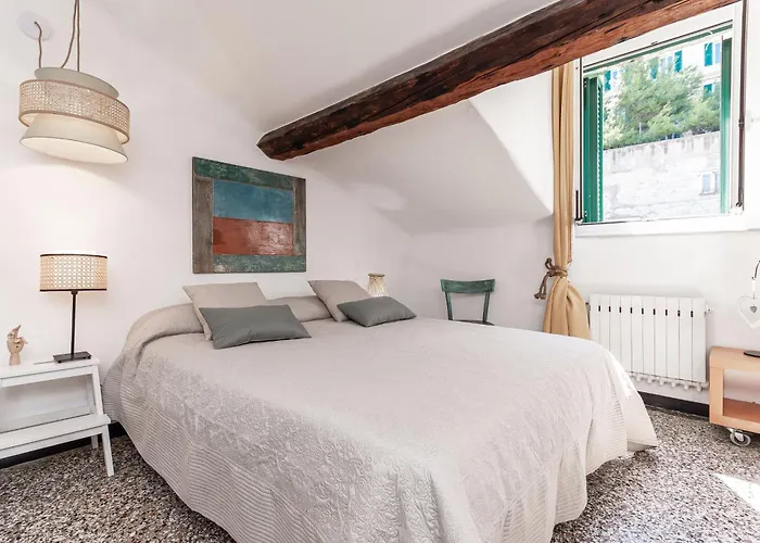 5-sleeps In Elegant Attic In The Historic Center Of Apartmán *