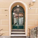 Elegante Mansarda Nel Centro Storico Di Gênes