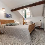 Appartement Elegante Mansarda Nel Centro Storico Di Gênes