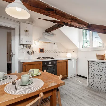 Appartement Elegante Mansarda Nel Centro Storico Di Genua