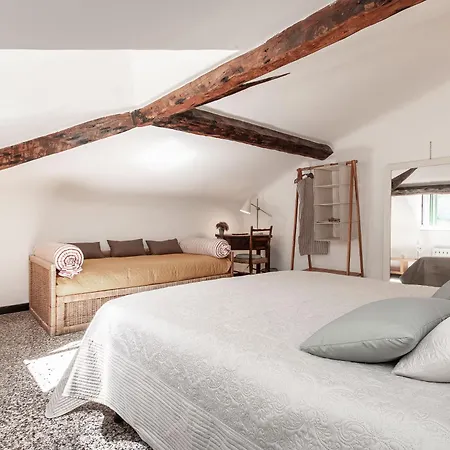 Elegante Mansarda Nel Centro Storico Di Appartement