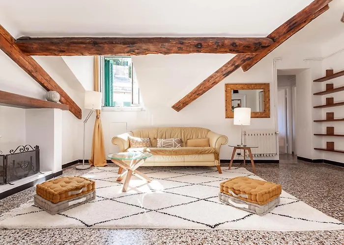 5-sleeps In Elegant Attic In The Historic Center Of Lejlighed