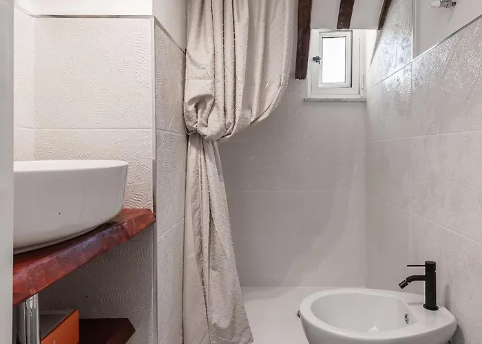 5-sleeps In Elegant Attic In The Historic Center Of Lejlighed