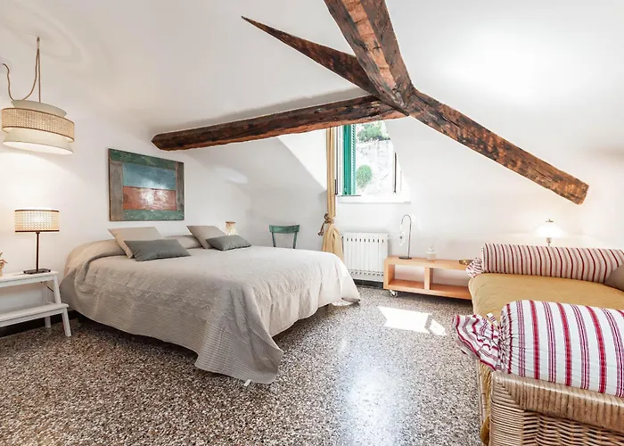 5-sleeps In Elegant Attic In The Historic Center Of